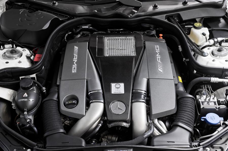  Mercedes-Benz E63 AMG 2011 года  (фото 2 из 12)